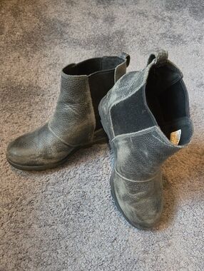 Sorel Women's Gray Leather Chelsea Ankle Boots